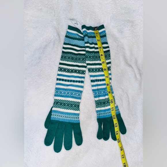 American Eagle Outfitters Striped Knit Gloves NWT! - Picture 4 of 6